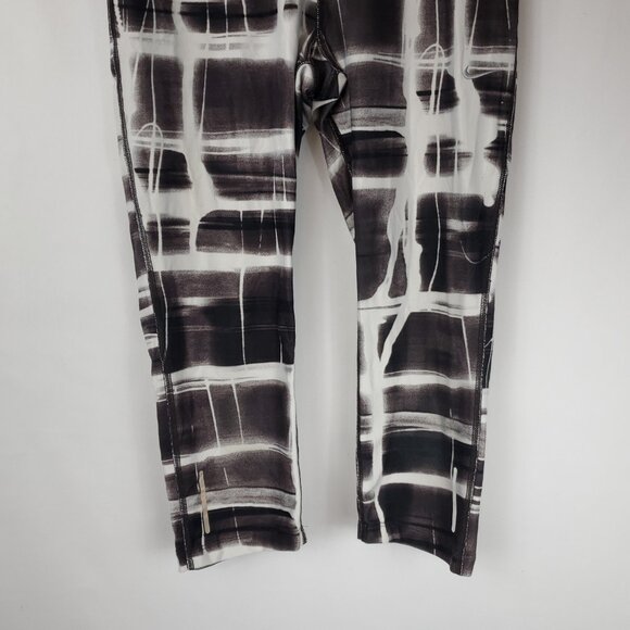 Nike Dri-Fit Stretch Workout Womens Leggings Sz XS Blk/Wht/Brwn Print - Picture 3 of 13